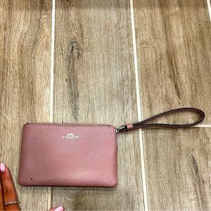pink coach wristlet